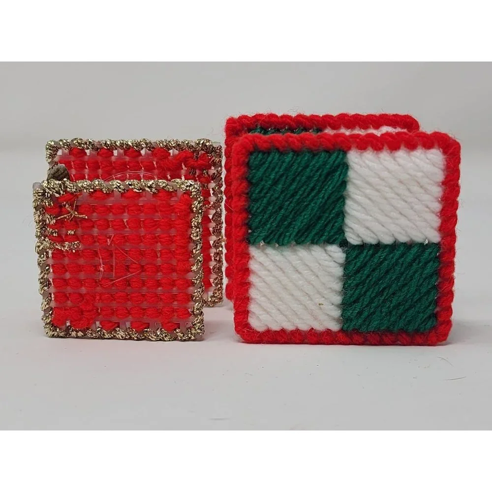 Vintage Handmade Christmas Ornament Crocheted Plastic Bird‎ Feeder